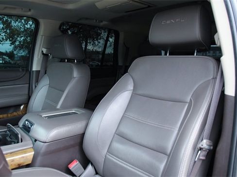 Used 2017 GMC Yukon Denali w/ Open Road Package image 11
