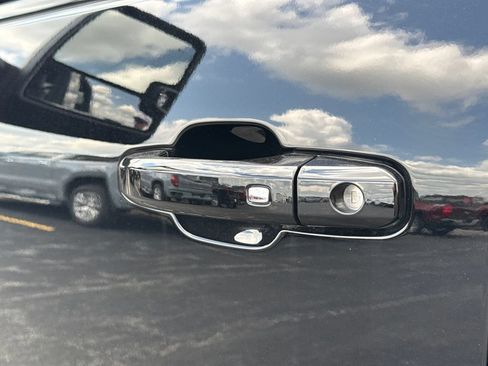 New 2026 GMC Sierra 2500 AT4 w/ AT4 Premium Plus Package AWD/4WD image 13