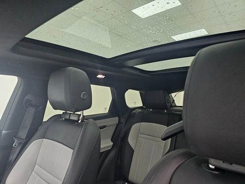 Used 2023 Land Rover Range Rover Evoque R-Dynamic SE image 9