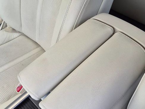 Used 2012 Lincoln MKS FWD image 56