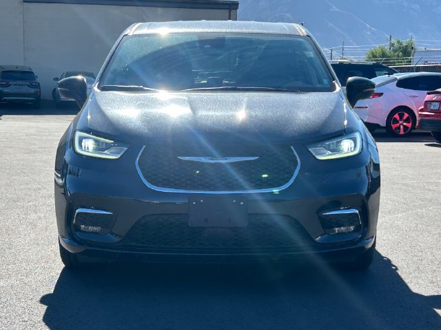 Used 2023 Chrysler Pacifica Touring-L FWD image 9