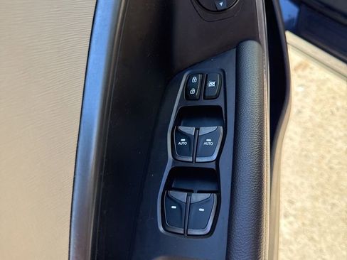 Used 2017 Hyundai Santa Fe Sport image 24