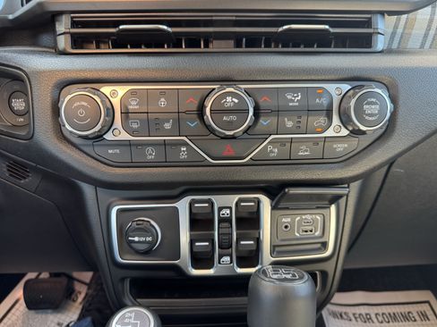 Used 2026 Jeep Wrangler Unlimited Sport AWD/4WD image 14