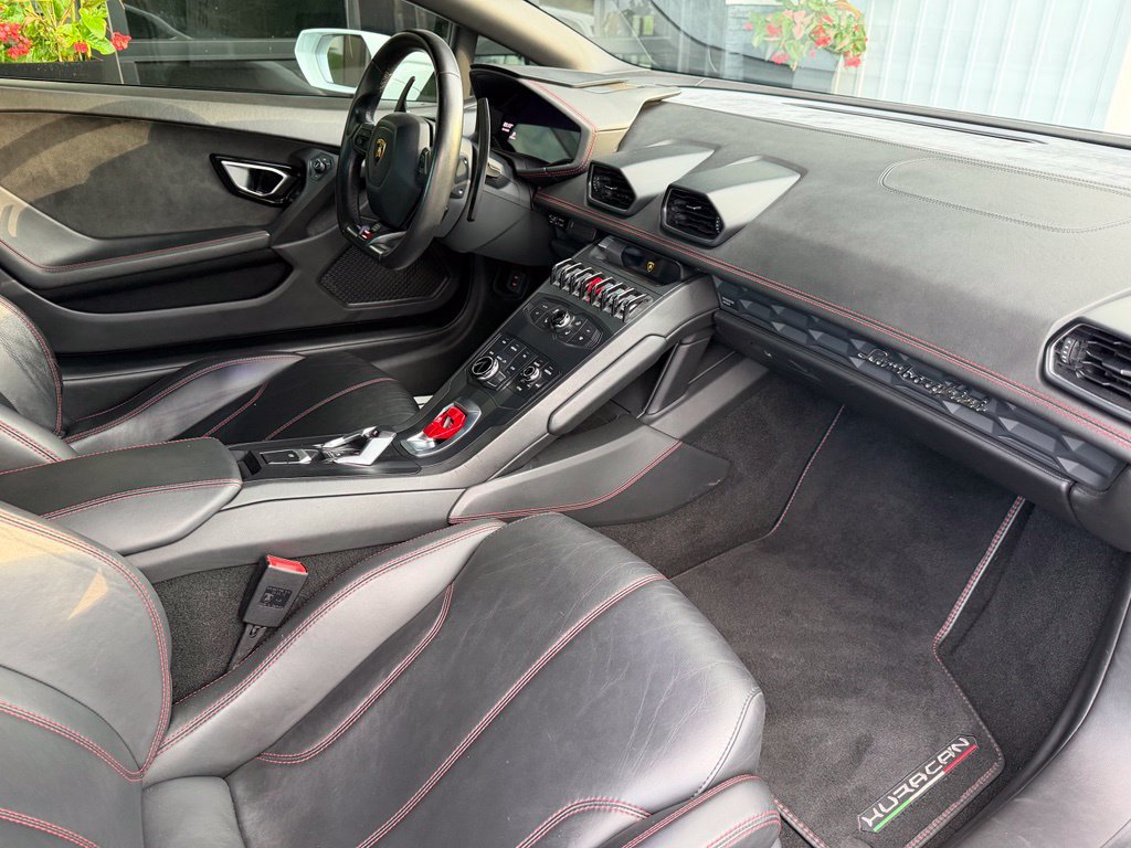 Used 2016 Lamborghini Huracan LP 610-4 AWD/4WD image 17
