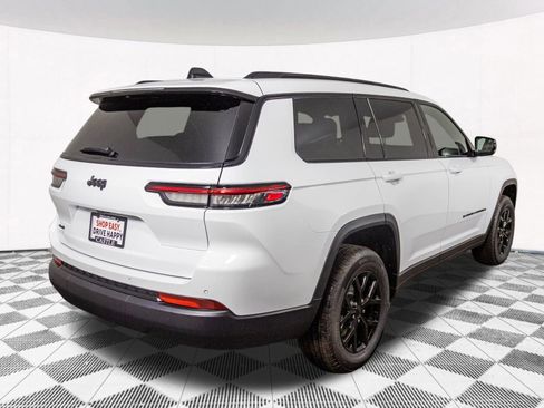 New 2025 Jeep Grand Cherokee L Altitude image 8