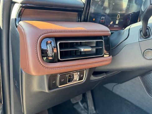 Certified 2025 Lincoln Aviator Reserve w/ Equipment Group 201A image 14