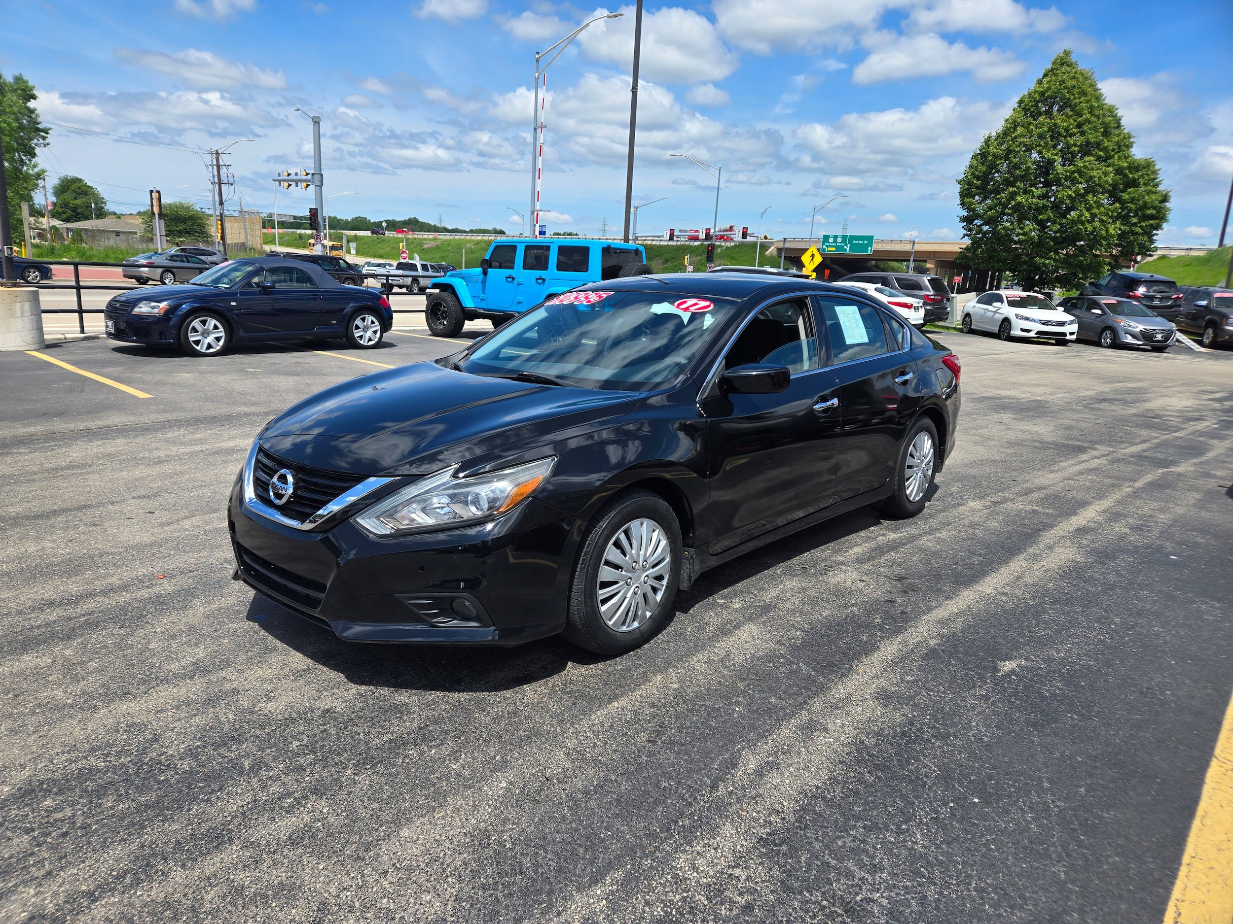 Used 2017 Nissan Altima 2.5 SR FWD image 3