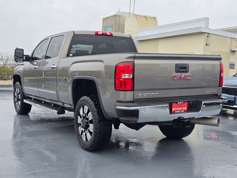 Used 2017 GMC Sierra 2500 SLT w/ Duramax Plus Package image 5