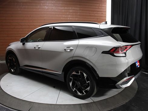 Used 2023 Kia Sportage SX image 9