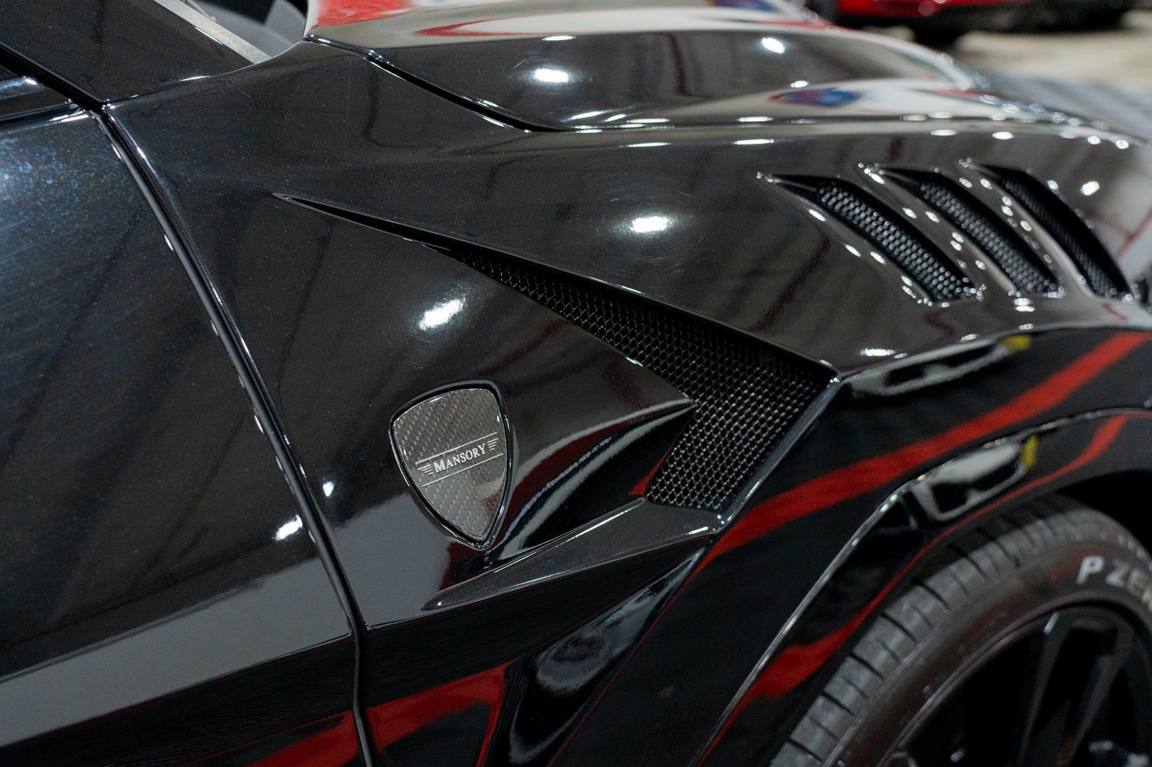 Used 2021 Lamborghini Urus AWD/4WD image 17