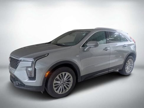 Used 2025 Cadillac XT4 Premium Luxury FWD image 7