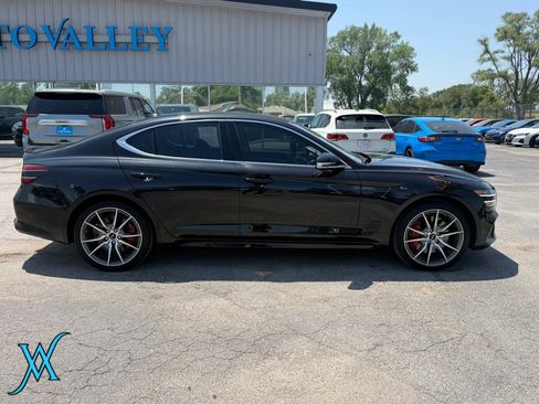 Used 2025 Genesis G70 2.5T RWD image 8