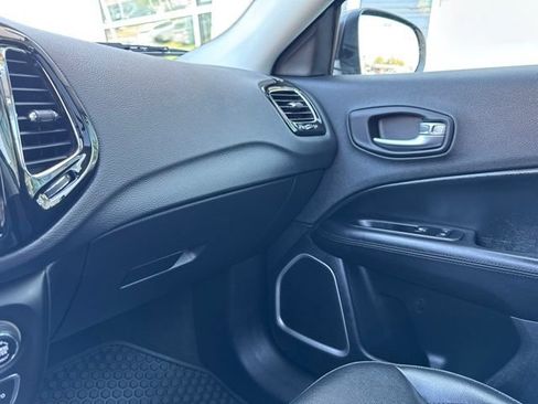 Used 2018 Jeep Compass Latitude w/ Popular Equipment Group AWD/4WD image 16