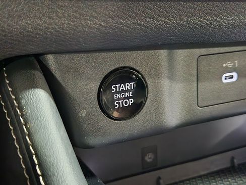 Used 2024 Nissan Rogue Platinum w/ Platinum Premium Package image 40