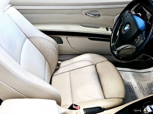 Used 2011 BMW 335i Convertible image 31