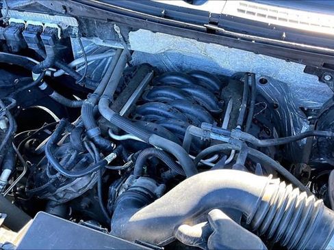 Used 2011 Ford F150 XLT w/ XLT Chrome Pkg image 30