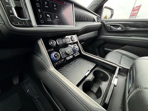 Used 2023 GMC Yukon Denali image 26