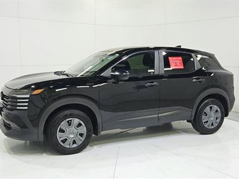 Used 2025 Nissan Kicks S FWD image 3