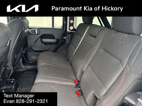 Used 2019 Jeep Wrangler Unlimited Rubicon w/ Cold Weather Group AWD/4WD image 13