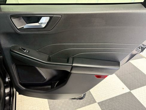 Used 2025 Ford Escape ST-Line image 26