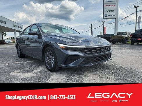 Used 2024 Hyundai Elantra SEL image 5