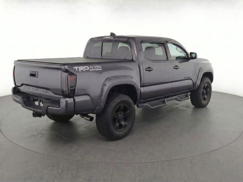 Used 2019 Toyota Tacoma TRD Off-Road AWD/4WD image 5