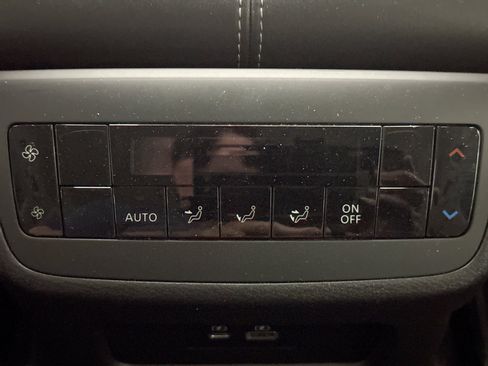 Used 2024 Nissan Pathfinder SL w/ Black Appearance Package AWD/4WD image 20
