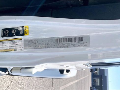 Used 2020 Jeep Wrangler Unlimited Sahara image 30