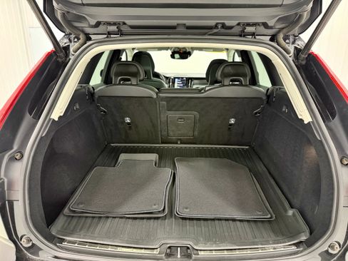 Used 2018 Volvo XC60 T5 Momentum w/ Vision Package AWD/4WD image 34