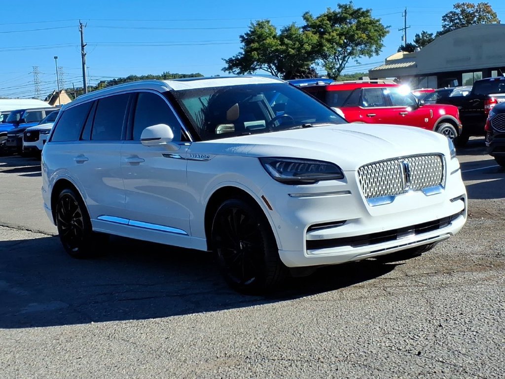 Used 2022 Lincoln Aviator Reserve w/ Equipment Group 201A AWD/4WD image 7