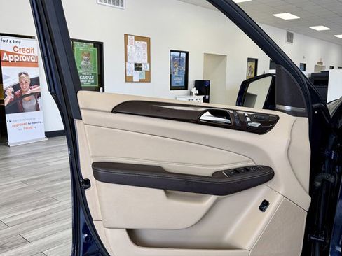 Used 2018 Mercedes-Benz GLS 450 4MATIC image 14