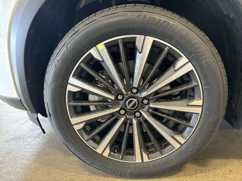 New 2026 Nissan Pathfinder Platinum AWD/4WD image 5