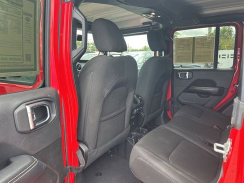 Used 2023 Jeep Gladiator Overland image 29