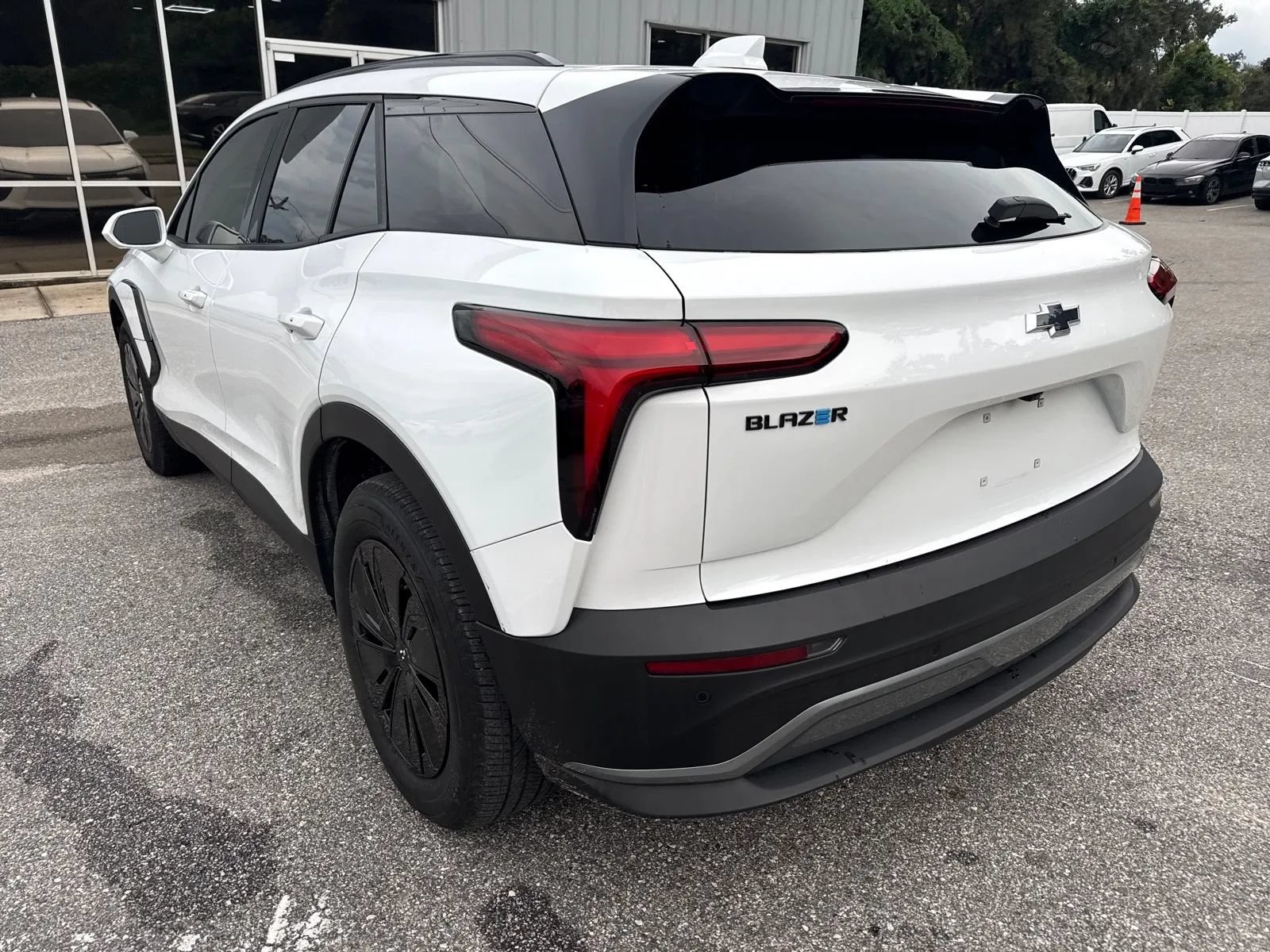Used 2025 Chevrolet Blazer EV LT w/ Midnight/Sport Edition FWD image 11