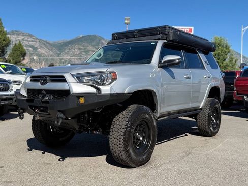 Used 2022 Toyota 4Runner TRD Off-Road Premium AWD/4WD image 97
