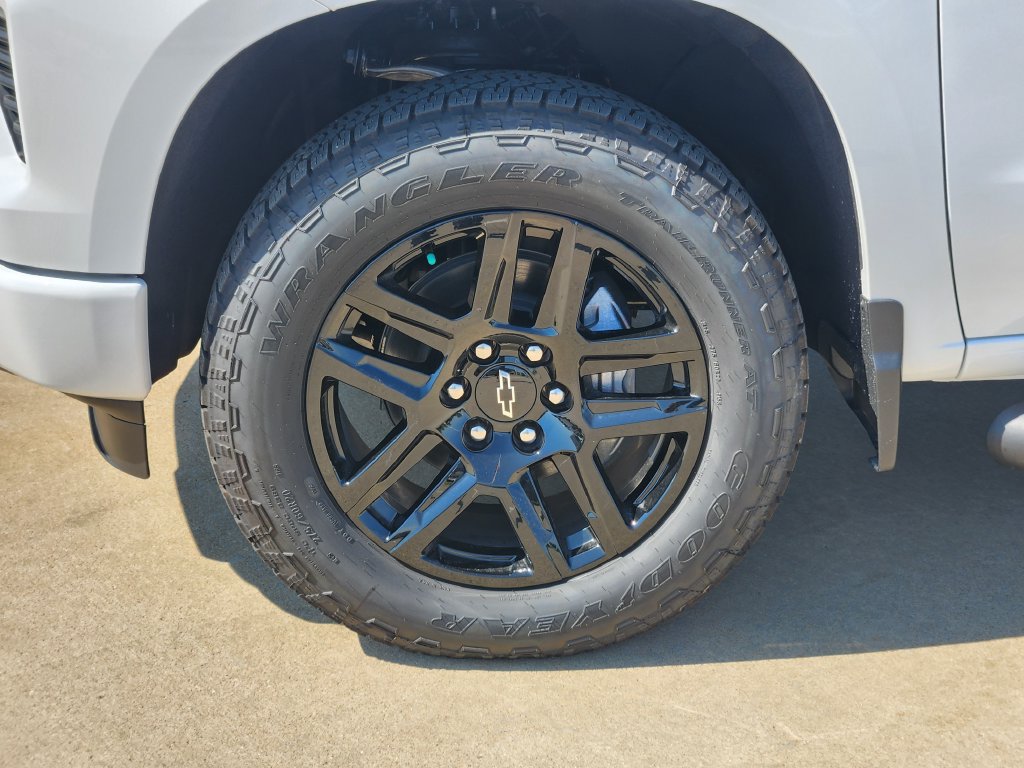 New 2026 Chevrolet Silverado 1500 RST w/ RST Select Package AWD/4WD image 9