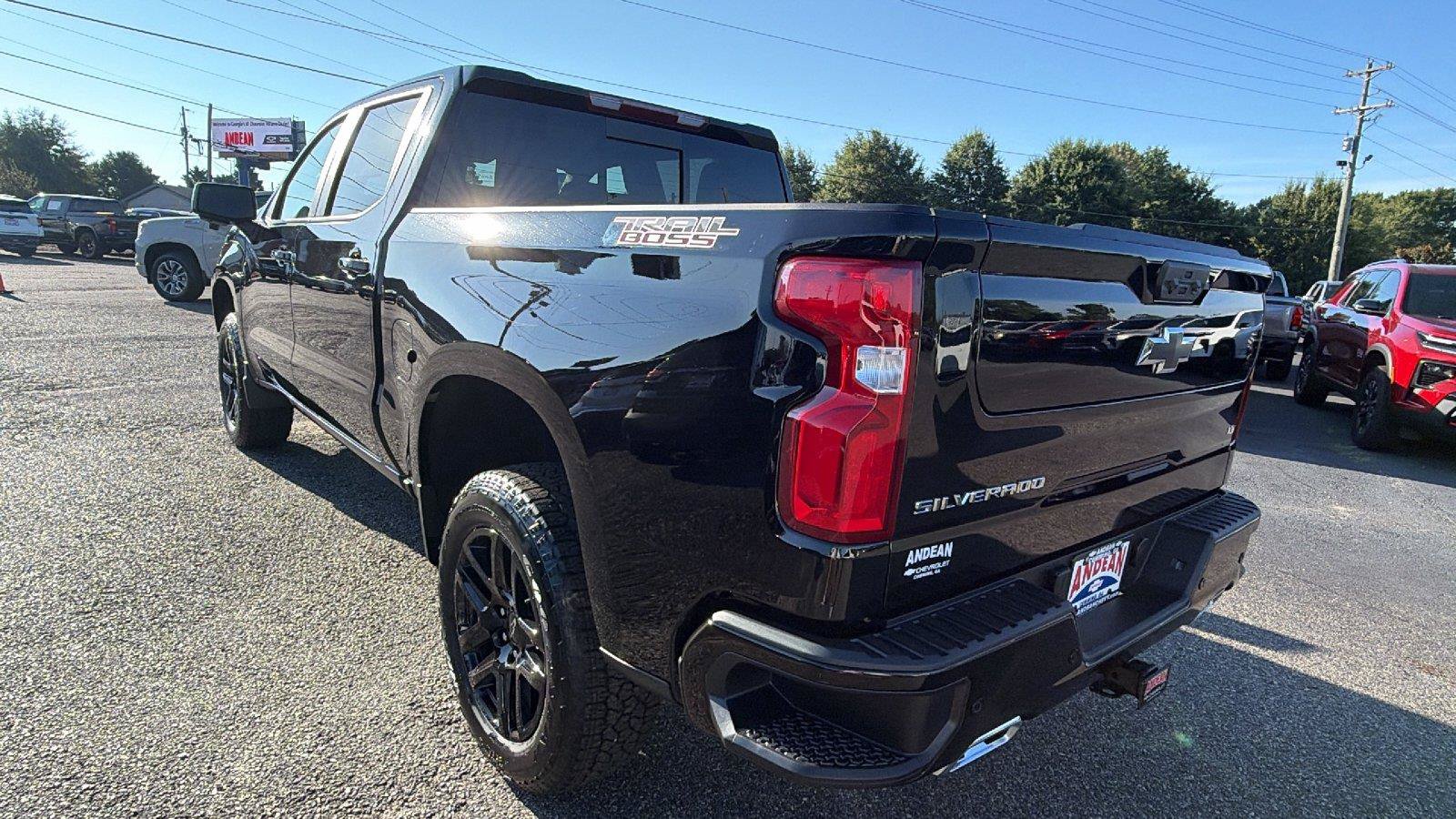 New 2026 Chevrolet Silverado 1500 LT Trail Boss w/ LT Trail Boss Premium Package AWD/4WD image 9