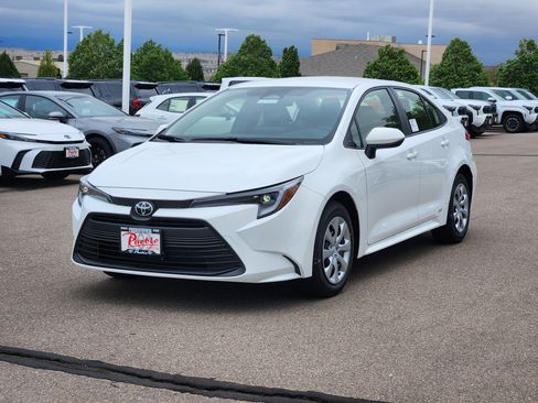 New 2026 Toyota Corolla LE AWD/4WD image 4