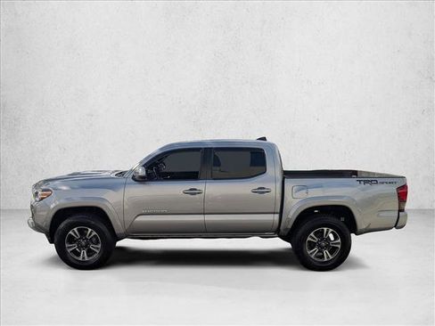 Used 2019 Toyota Tacoma TRD Sport image 9