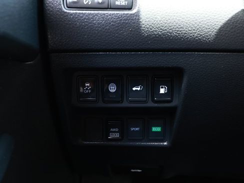 Used 2020 Nissan Rogue SV AWD/4WD image 15