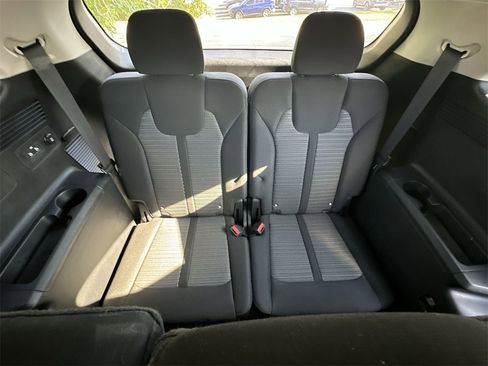 Used 2025 Kia Sorento LX image 22
