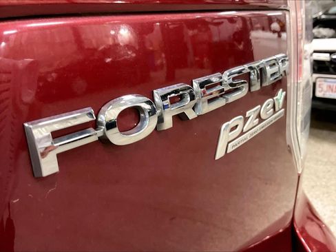 Used 2017 Subaru Forester 2.5i Premium AWD/4WD image 10