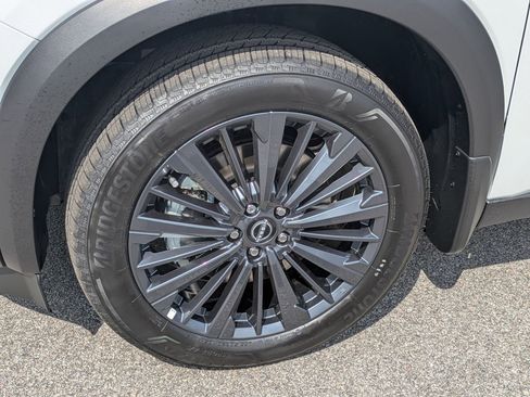 New 2026 Nissan Pathfinder SL AWD/4WD image 10