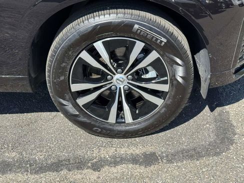 Used 2025 Volvo XC60 B5 Core AWD/4WD image 6