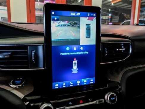 Used 2022 Ford Explorer Platinum w/ Equipment Group 601A image 25