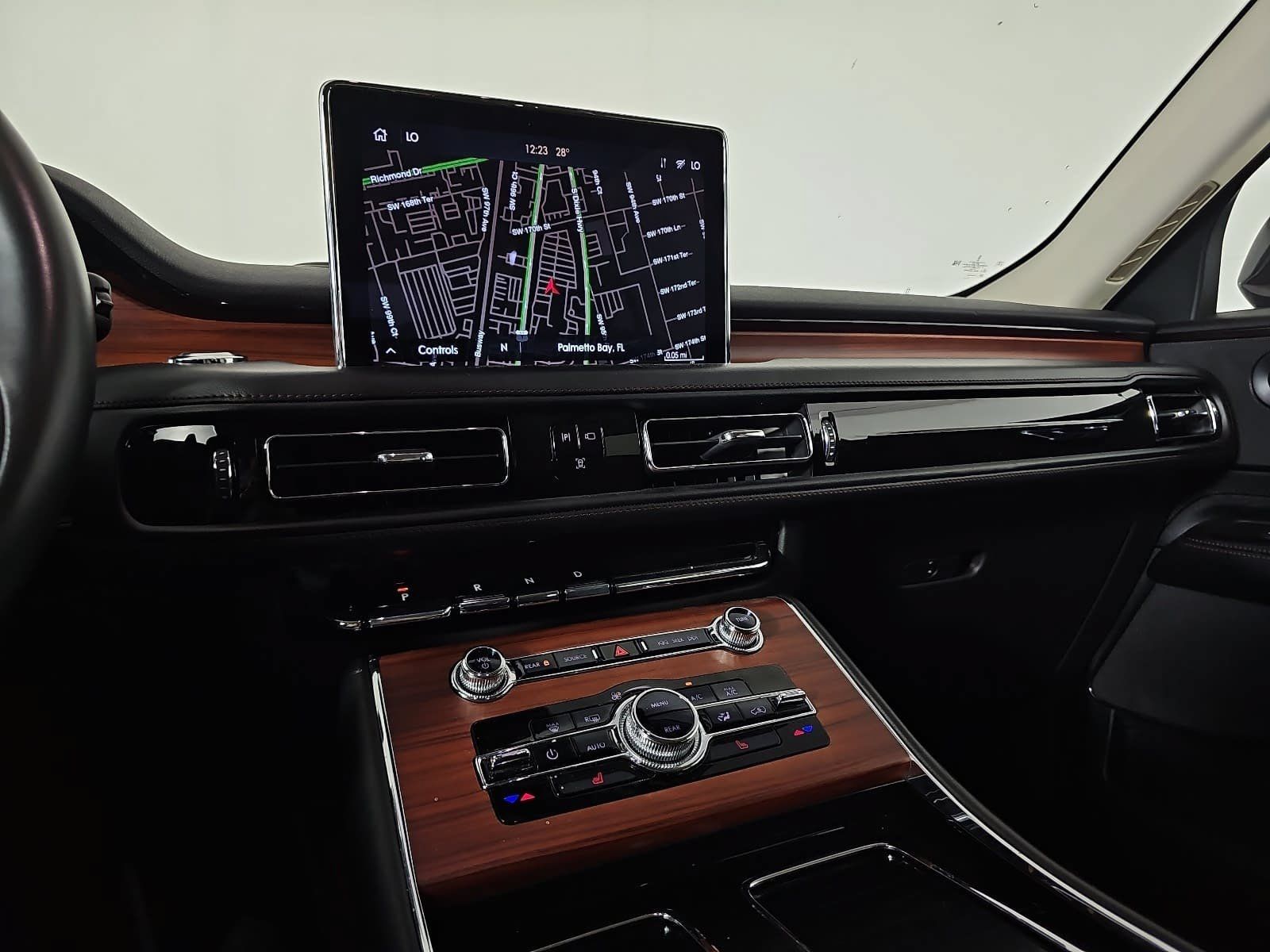Used 2024 Lincoln Aviator Reserve RWD image 16