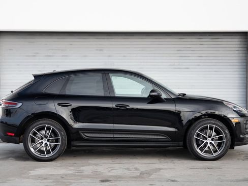 Certified 2025 Porsche Macan image 8