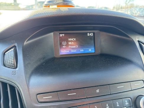 Used 2018 Ford Focus SE image 18