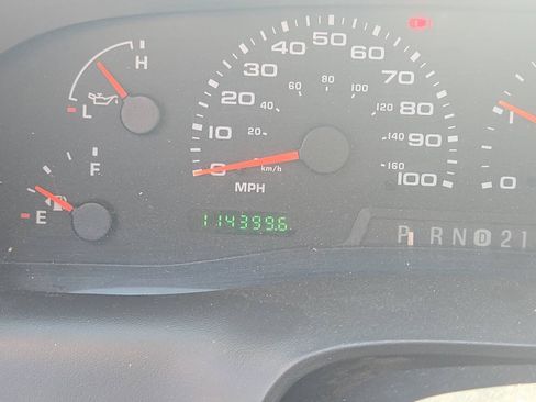 Used 2003 Ford F250 XLT AWD/4WD image 12