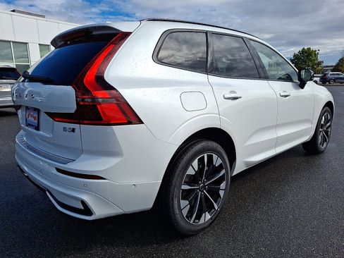 New 2026 Volvo XC60 B5 Plus w/ Protection Package Premier AWD/4WD image 4